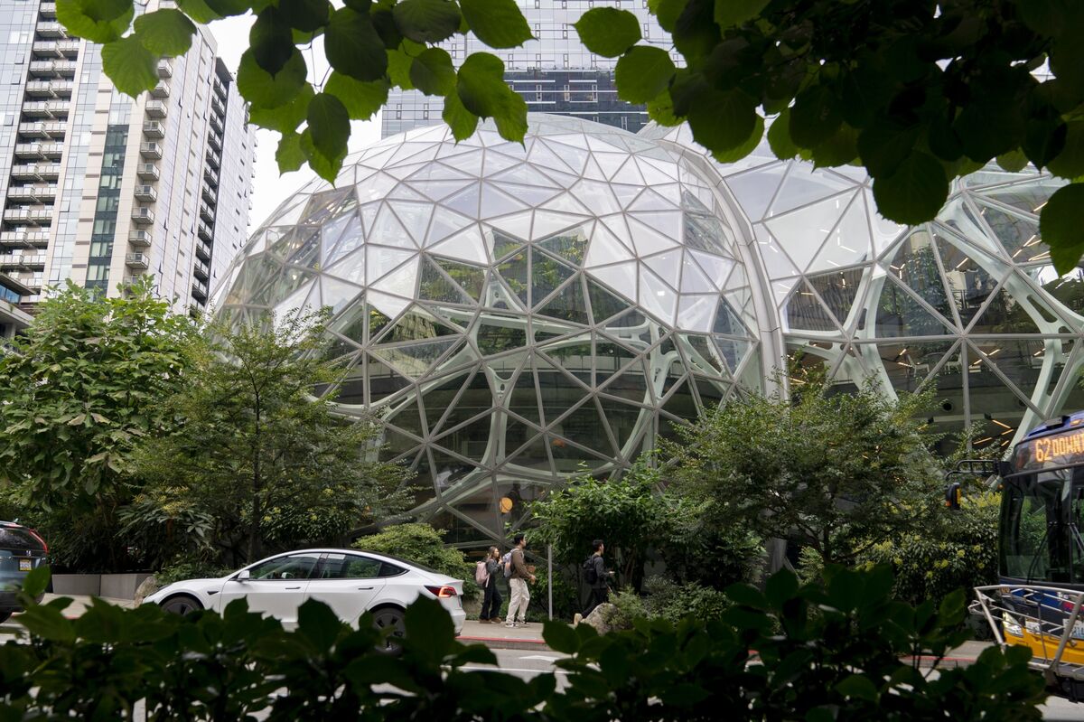 amazon,-muqavilə-isciləri-uzərində-‘həddindən-artiq’-nəzarəti-idarə-edən,-emək-idarəsi-hakim-deyir