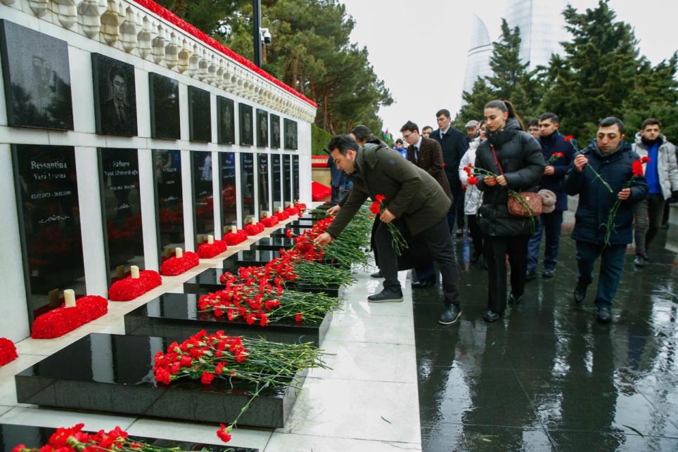 azərbaycan-konulluləri-20-yanvar-səhidlərinin-əziz-xatirəsini-yad-ediblər