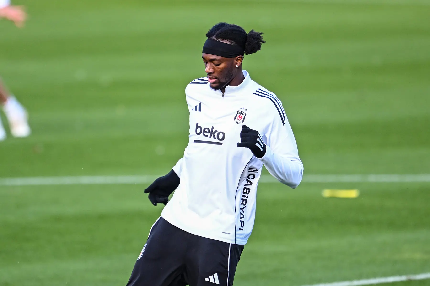 besiktasda-serdal-adalidan-“ibrahim”-istirahəti:-aston-villa-transfer-ucun-calisir