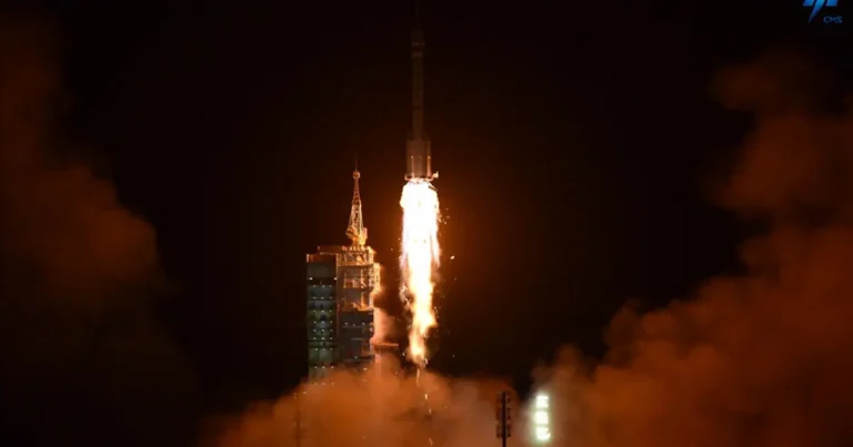 kosmik-dagintilar-qəzaya-ugradi,-cin-satli-pilotsuz-yerə-qayitdi