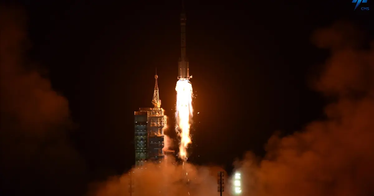 kosmik-dagintilar-qəzaya-ugradi,-cin-satli-pilotsuz-yerə-qayitdi