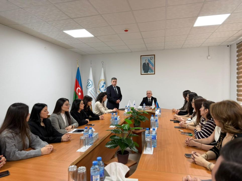 psixologiya-elmi-tədqiqat-institutunda-20-yanvar-–-umumxalq-huzn-gununə-həsr-olunmus-gorus-kecirilib