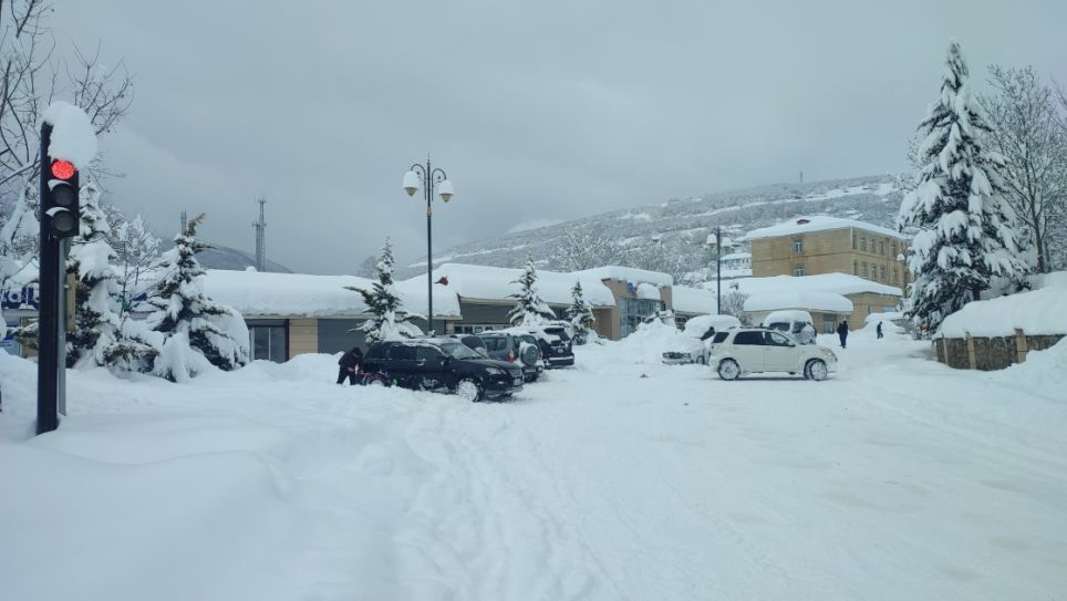 lerikdə-əlverissiz-hava-50-yə-yaxin-kəndi-isiqsiz-qoyub  