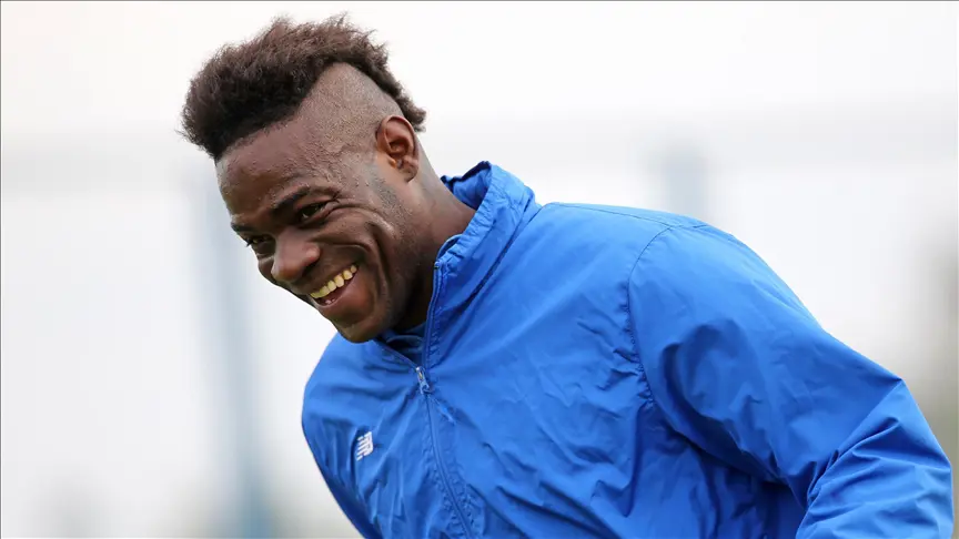 6-aydir-meydanda-olmayan-balotellinin-yeni-komandasi-rəsmən-aciqlanib:-2-illik-muqavilə