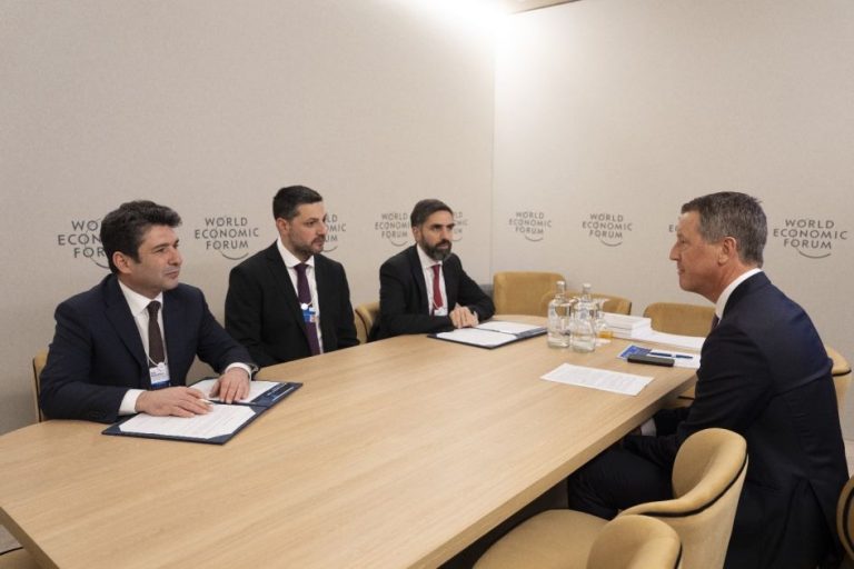 azərbaycan-dunya-iqtisadi-forumunun-“sənaye-klasterlərinə-kecid”-təsəbbusunə-qosulub  