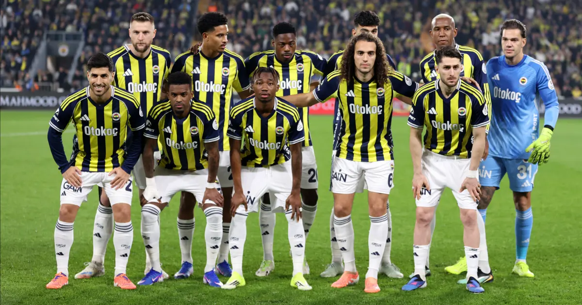 fənərbaxcada-zədə-soku.-ulduz-adi-davam-edə-bilməyib,-38-ci-dəqiqədə-ayrilib