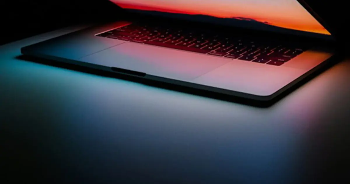 mur-qanunu:-komputerlərin-ən-vacib-qaydasi-bitdi.-indi-nə-bas-verir?