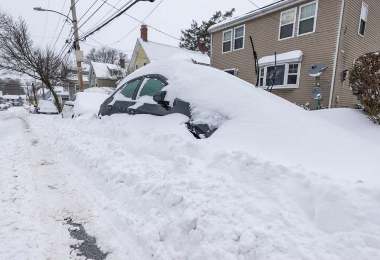 abs-da-guclu-qar-səbəbilə-olənlərin-sayi-26-ya-catib  