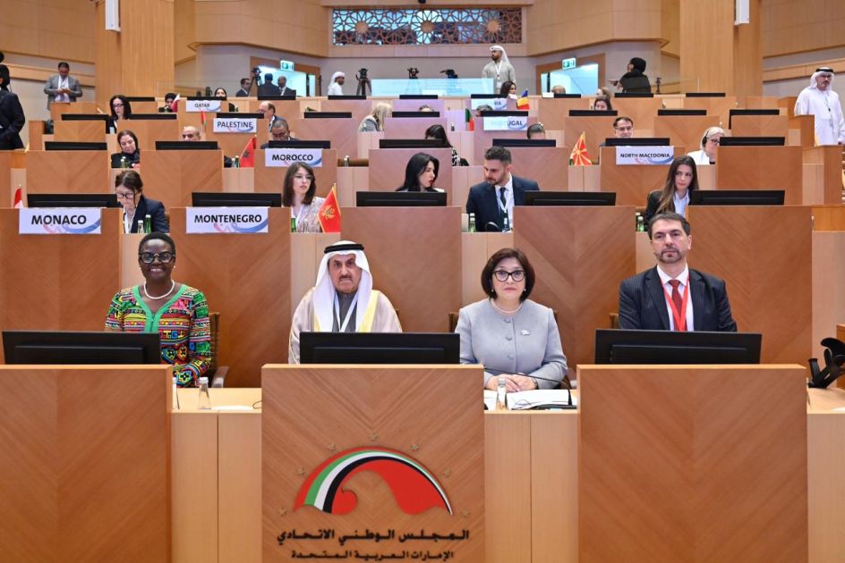 parlamentin-sədri:-azərbaycan-cəmiyyətində-qadinlar-dəyərlərin-gələcək-nəsillərə-oturulməsində-mərkəzi-rol-oynayir  