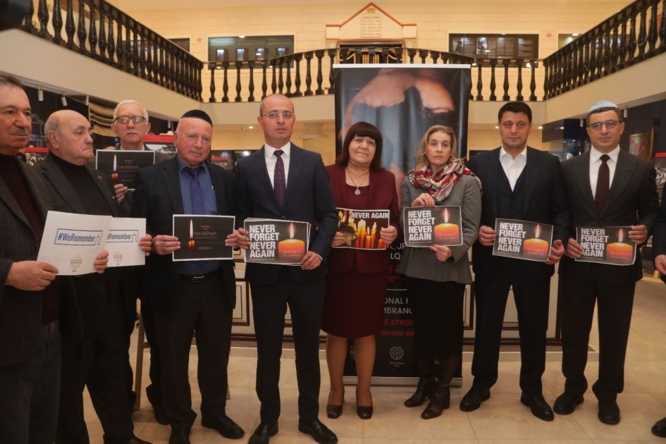 qirmizi-qəsəbədə-holokost-qurbanlarinin-xatirəsi-anilib