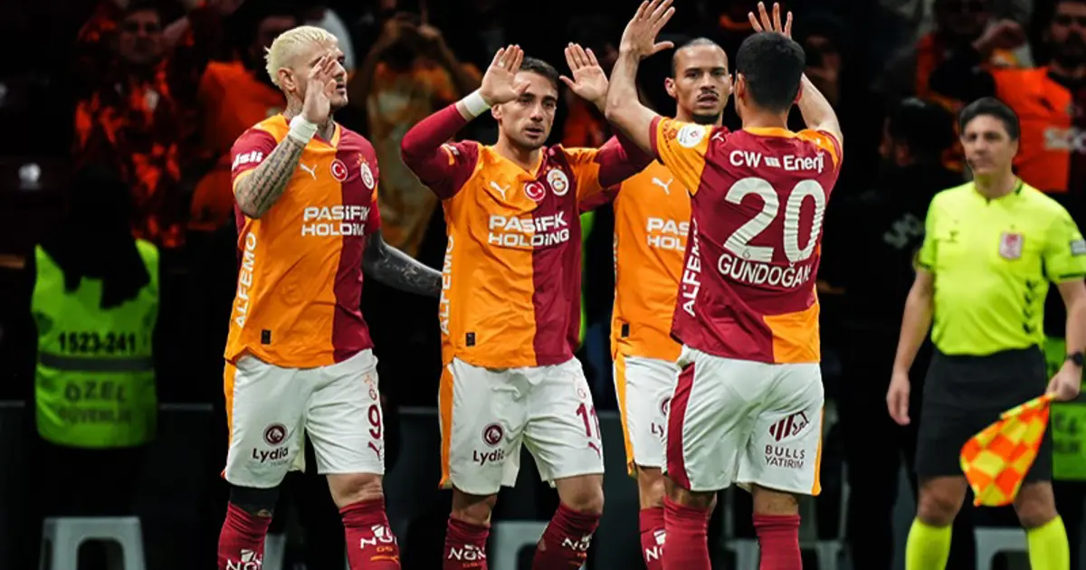 qalatasaray-boyuk-matc-ucun-ingiltərəyə-səfər-edir,-ilkay-və-sane-onlari-cox-yaxsi-taniyir.